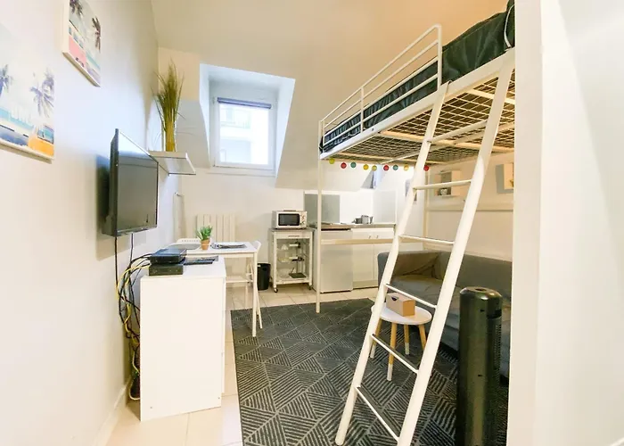 Pied à terre en dernier étage❤️Tram A/C, centre ville #B2